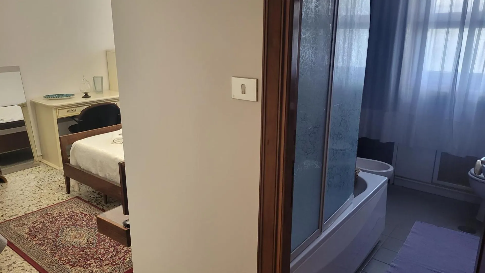 Hotel Il Cavaliere Dell'Eur Roma 0*,  Italia